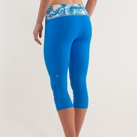 LULULEMON Run: For Your Life Crop • Beaming Blue / Laceoflage Polar Cream • US 8 - Picture 2 of 13
